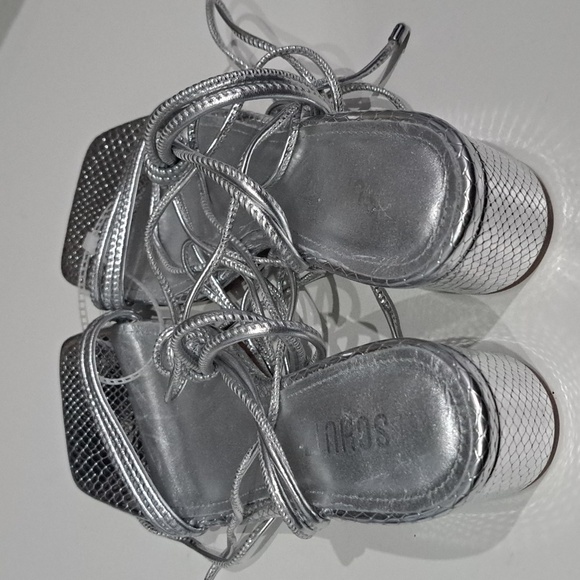 Schutz Women's Thea Ankle Tie Block Heel Sandals - Picture 7 of 10